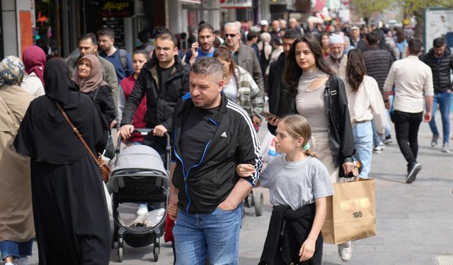 Erzincan’da çarşı ve pazarda bayram yoğunluğu yaşanıyor