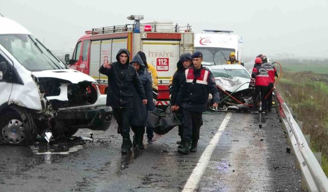 Diyarbakır’da feci kaza: 3 ölü, 2’si ağır 5 yaralı