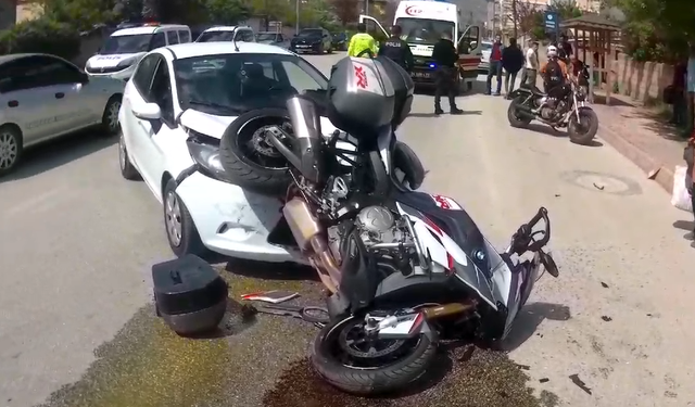 Erzincan'da otomobil ile motorsiklet çarpıştı 1 yaralı(VİDEO)