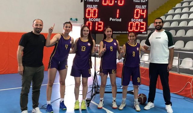 Erzincan’ın kızları Rize’de şampiyon oldu