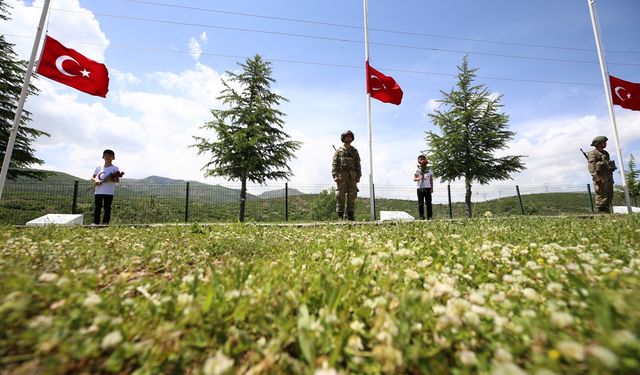 Bingöl'de PKK'lı teröristlerce şehit edilen silahsız 33 asker anıldı