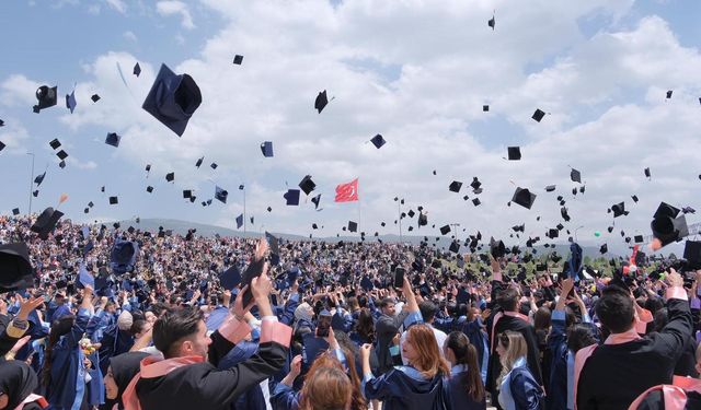 EBYÜ'de mezuniyet heyecanı