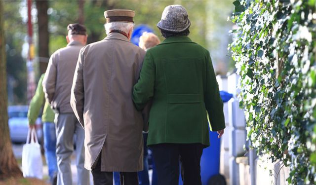 Emekliler yurtlarda ücretsiz, kamuya ait konaklama mekanlarında %15 indirim, tren yolculuklarında %10 indirim sağlanacak