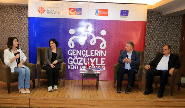 “Kent Vizyon Panelleri-Erzincan” adıyla bir panel düzenlendi