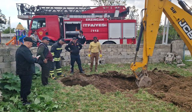 Kuyuya düşen inek, itfaiye ekipleri tarafından kurtarıldı