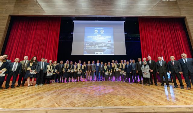 Akademik Bilim, Sanat ve Spor Ödülleri verildi