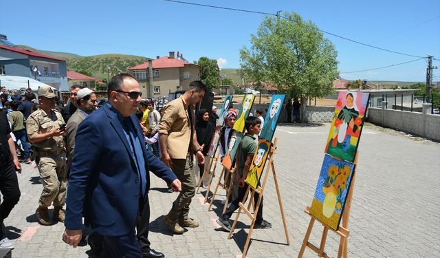 Bitlis'te öğrencilerin 4 yılda hazırladığı eserler sergilendi