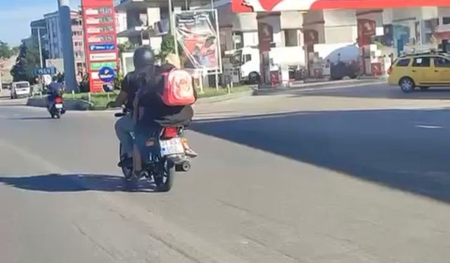 Bursa’da tehlikeli anlar: Bagajda 3 kişi, motosiklette 4 kişi