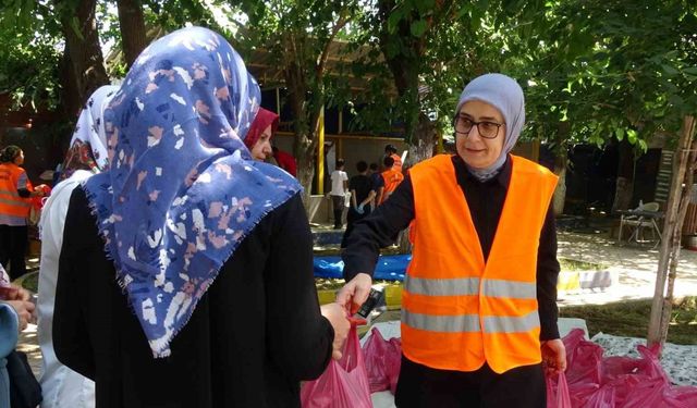 Diyarbakır’da yüzlerce aileye kurban eti ulaştırıldı