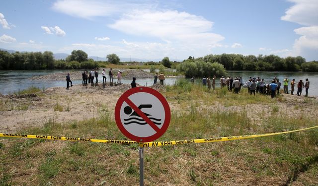 GÜNCELLEME - Muş'ta serinlemek için Murat Nehri'ne giren öğrencinin cansız bedeni bulundu