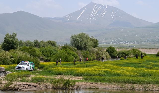 Jandarma ekipleri inci kefalleri için 6 akarsuyu kontrol altında tutuyor