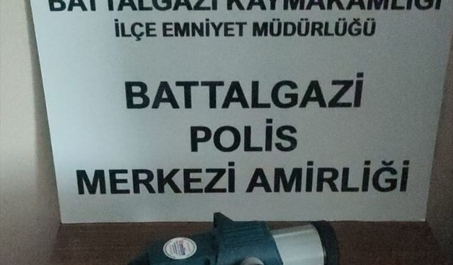 Malatya'da harita ölçüm cihazı ve inşaat malzemelerini çalan şüpheliler tutuklandı