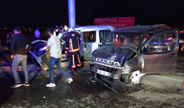 Malatya'da iki hafif ticari aracın çarpışması sonucu bir kişi öldü