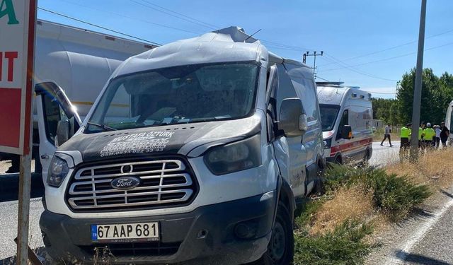 Malatya'da yolcu otobüsünün çarptığı minibüsün sürücüsü yaralandı