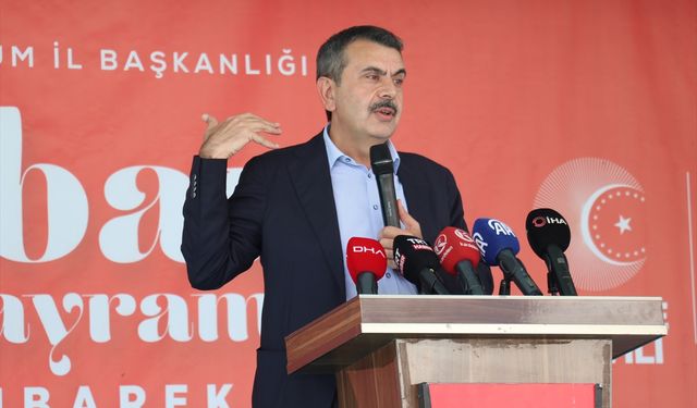 Milli Eğitim Bakanı Tekin, Erzurum'da partisinin bayramlaşma programında konuştu: