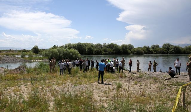 Muş'ta serinlemek için Murat Nehri'ne giren öğrenci kayboldu