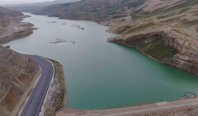 Van’da rekor yağışlar barajları tamamen doldurdu