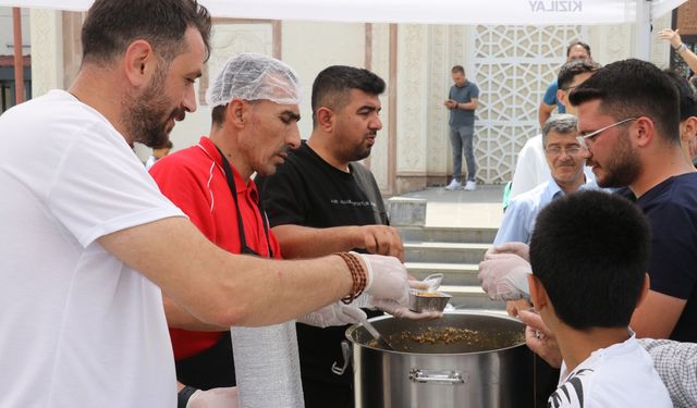 Ağrı'da 3 bin 500 kişiye aşure ikram edildi