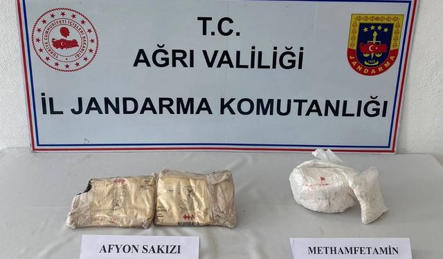 Ağrı'da otomobilde 3 kilo 300 gram uyuşturucu ele geçirildi