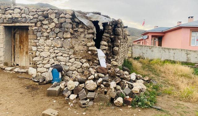 Ağrı'da sağanak sonrası oluşan sel hasara yol açtı