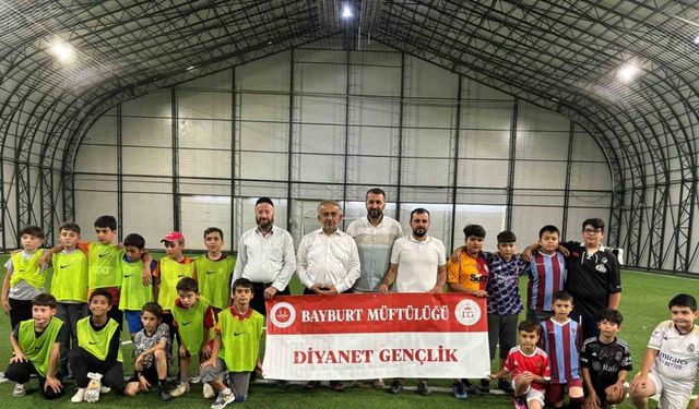 Bayburt’ta Yaz Kur’an Kursları Arası Futbol Turnuvası başladı