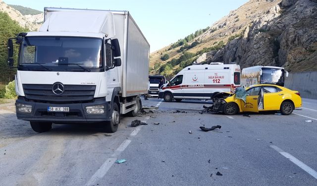 Erzincan'daki trafik kazasında ölen komiser ve annesi Erzurum'da defnedildi