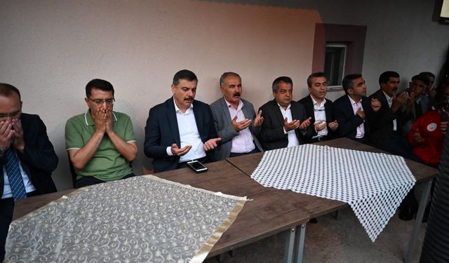 Erzurum’da dereye düşüp ölen genç defnedildi