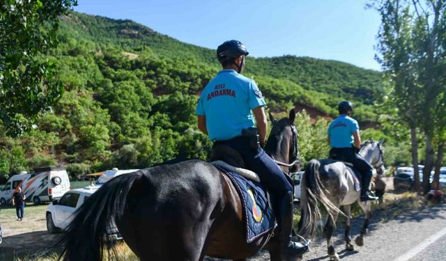 Huzur şehri haline gelen Tunceli’de atlı jandarma timi göreve başladı