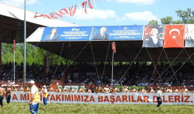 Kırkpınar’da başpehlivanlardan A Milli Futbol Takımı’na destek