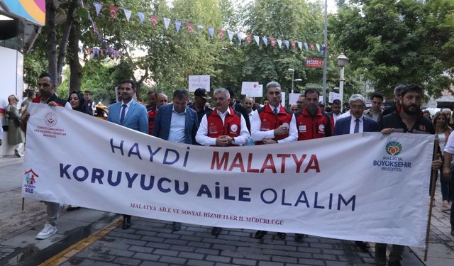 Malatya'da "Koruyucu Aile Günü" dolayısıyla yürüyüş yapıldı