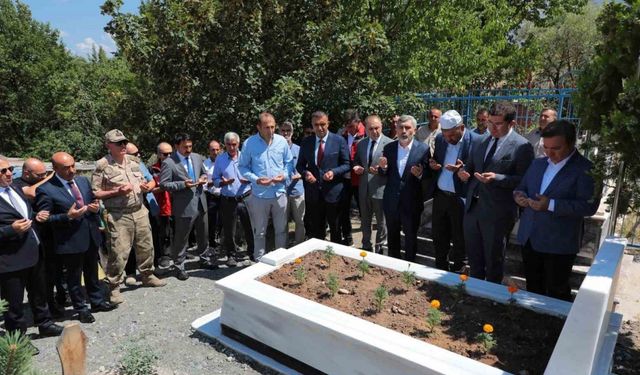 Şehit İsmail Güven’e bayrak asma merasimi düzenlendi