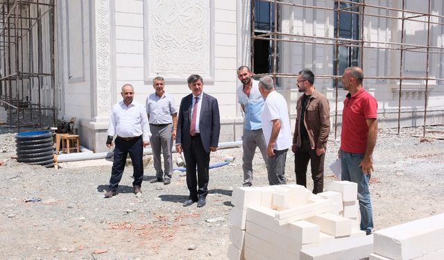 Başkan Aksun, Terzibaba Külliyesi inşaatında incelemelerde bulundu