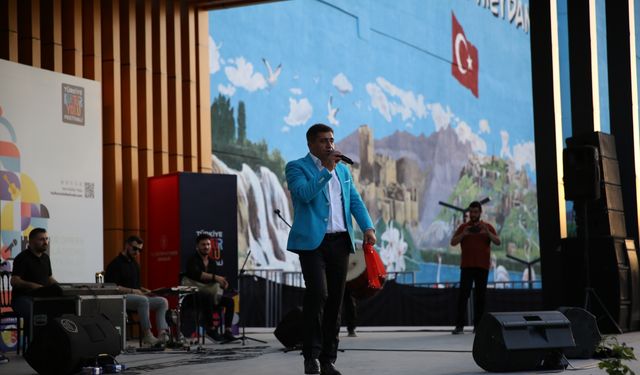 "Van Kültür Yolu Festivali" renkli etkinliklerle sürüyor