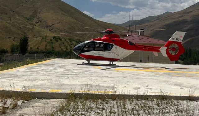 Van'da ambulans helikopter yüksekten düşen bebek için havalandı