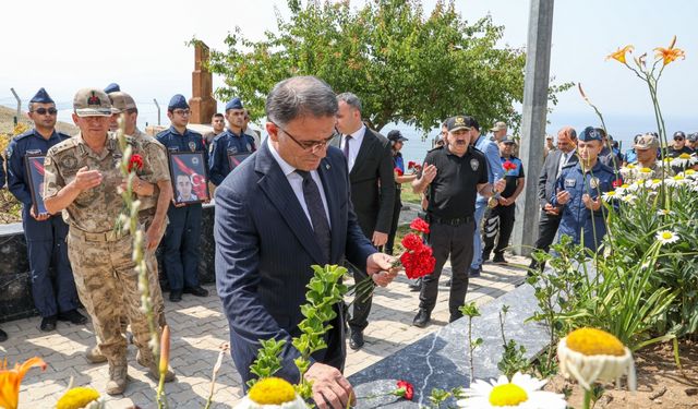 Van'daki uçak kazasında şehit olan 7 emniyet mensubu dualarla anıldı