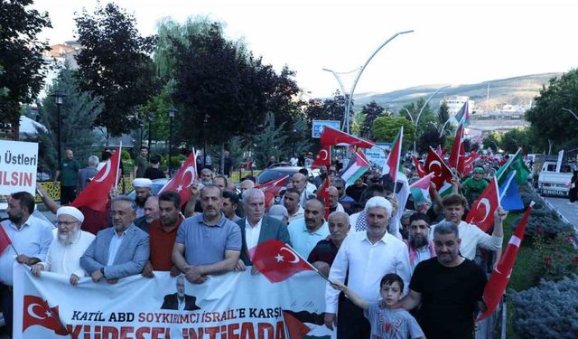 Bayburt ve Erzincanlılar Gazze ile Haniye için yürüdü