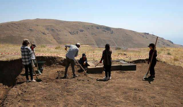 Bitlis'teki Urartu kalesinde yeni buluntular ortaya çıkarıldı