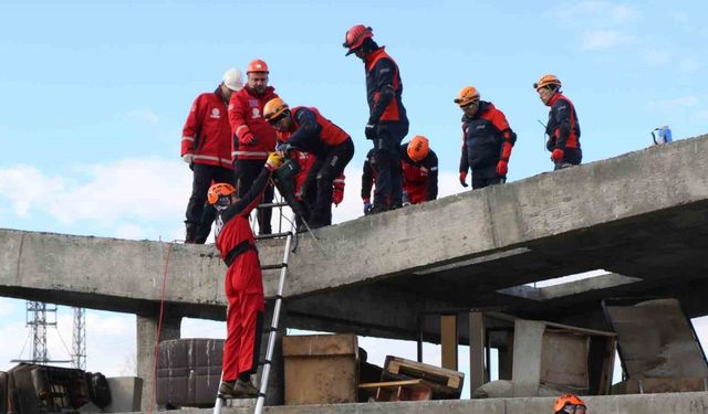 Erzincan’da Bingöl Bölge Düzeyi Deprem Tatbikatının provası yapıldı