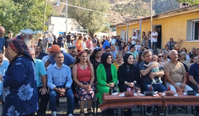 Erzincan’da çilek ve böğürtlen festivali düzenlendi