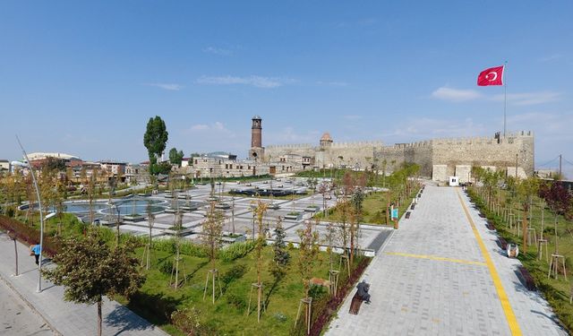 Erzurum Kalesi tarihten bugüne nasıl ulaştı?