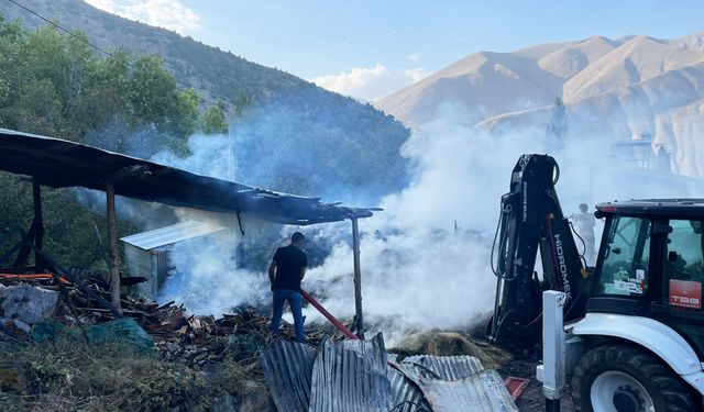 Erzurum'da samanlıkta çıkan yangın söndürüldü