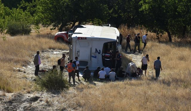 GÜNCELLEME 2 - Malatya'da yolcu otobüsünün devrilmesi sonucu 22 kişi yaralandı