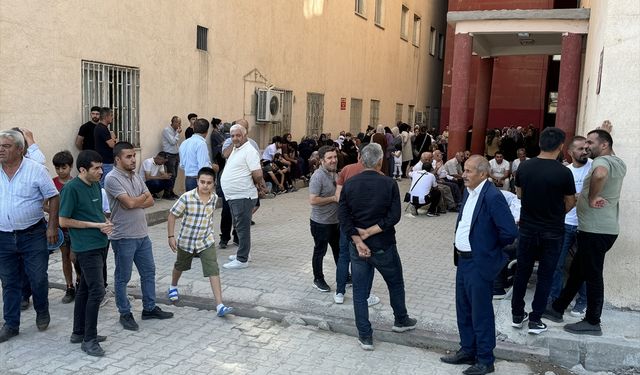 Hakkari'de şelalenin döküldüğü bölgede suya giren genç boğuldu