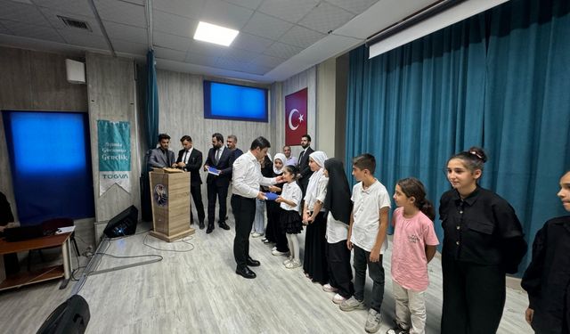 Hakkari'de TÜGVA'nın yaz okulu kapanış programı yapıldı