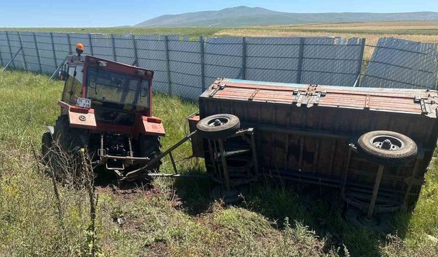 Kars’ta traktör römorku devrildi: 1 yaralı