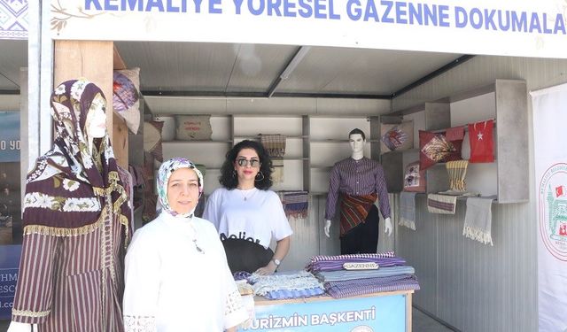 Kemaliyeli kadınlar asırlık Gazenne Kumaşını el emeği ile dokumaya devam ediyor