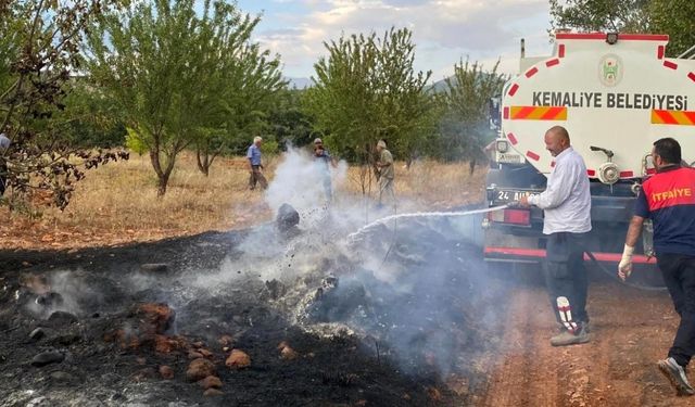 Kemaliye’nin 3 köyünde örtü yangını söndürüldü