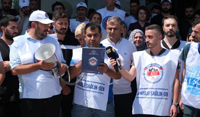 Van'da bir sağlık çalışanının darp edilmesi protesto edildi