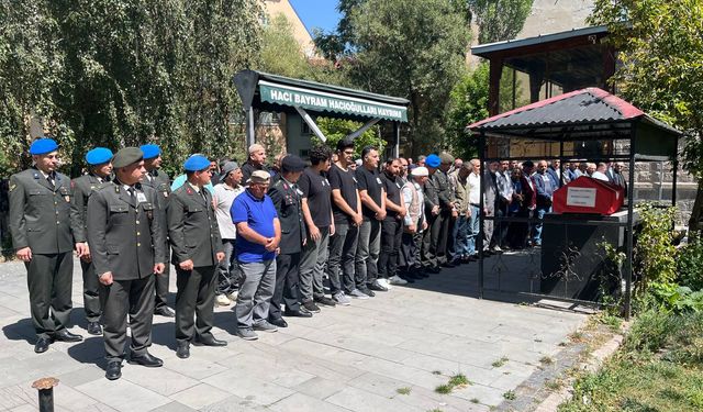 Vefat eden Kıbrıs gazisi Kars’ta son yolculuğuna uğurlandı