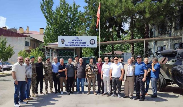 30 yıl önce şehit edilen silah arkadaşlarını unutmadılar